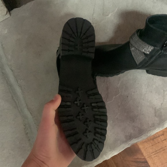 Vanelis black dsw payed 80 never worn asking for 60 - Picture 4 of 5